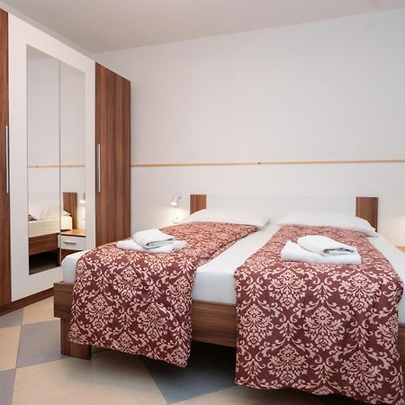 Holiday Home Luka Pridraga Buitenkant foto