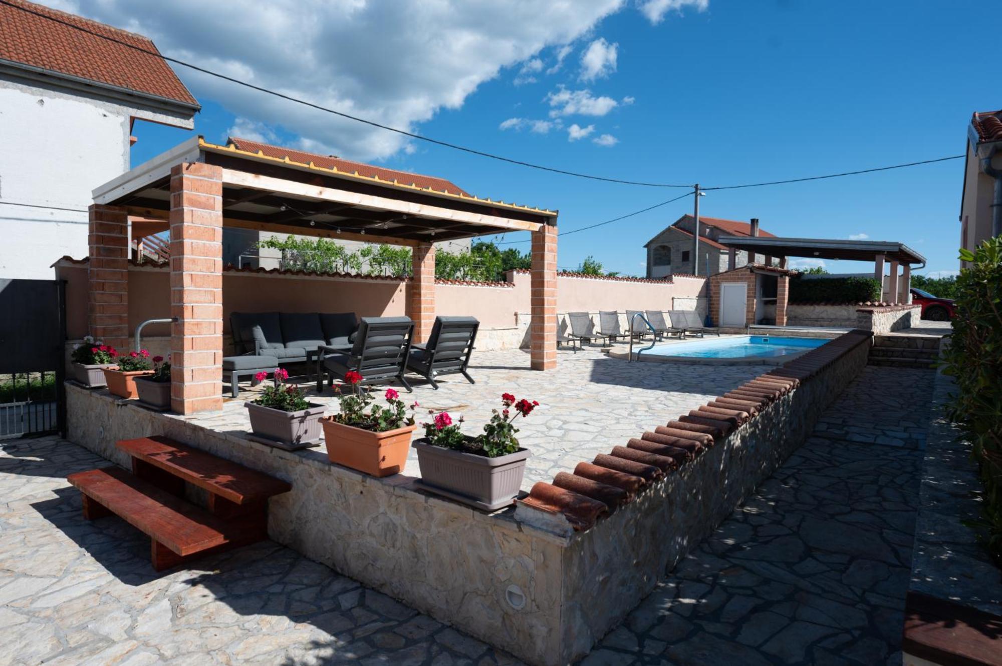 Holiday Home Luka Pridraga Buitenkant foto