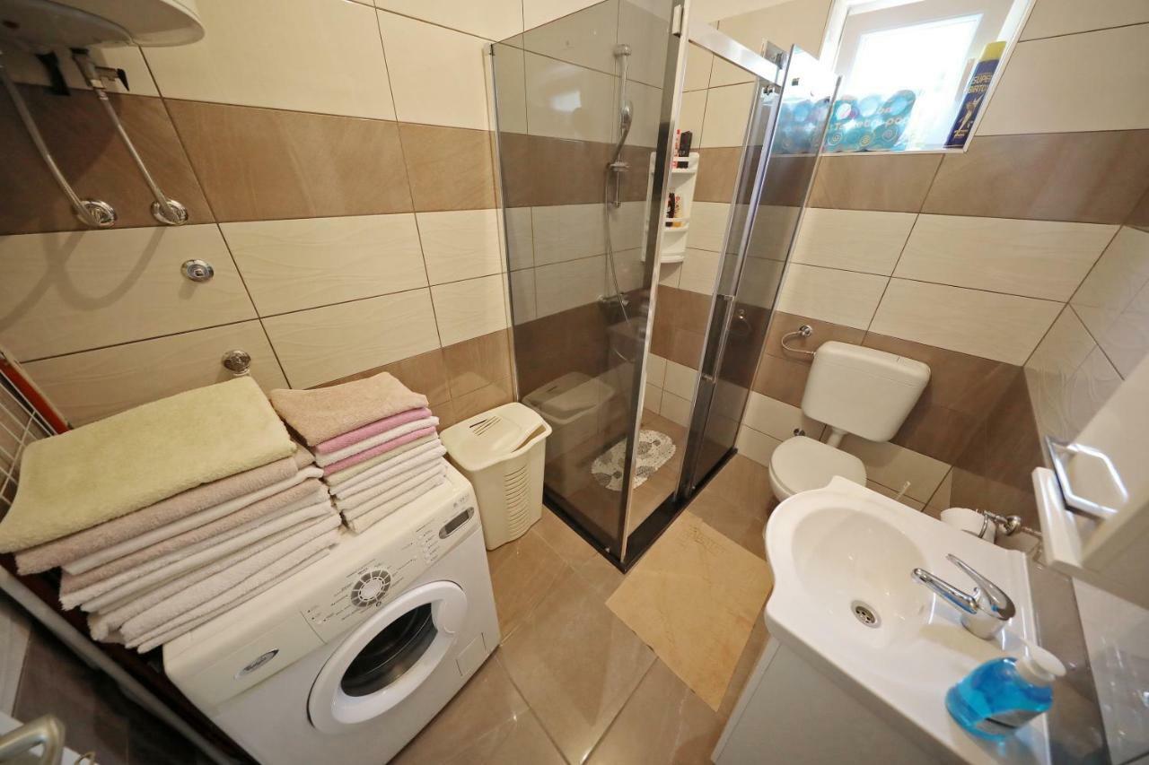 Holiday Home Luka Pridraga Buitenkant foto